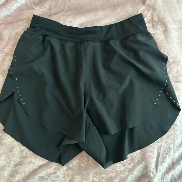 Lululemon shorts - Picture 2 of 5